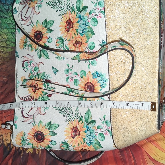 Well Used Kate Spade 🌻 Tote - Picture 5 of 17